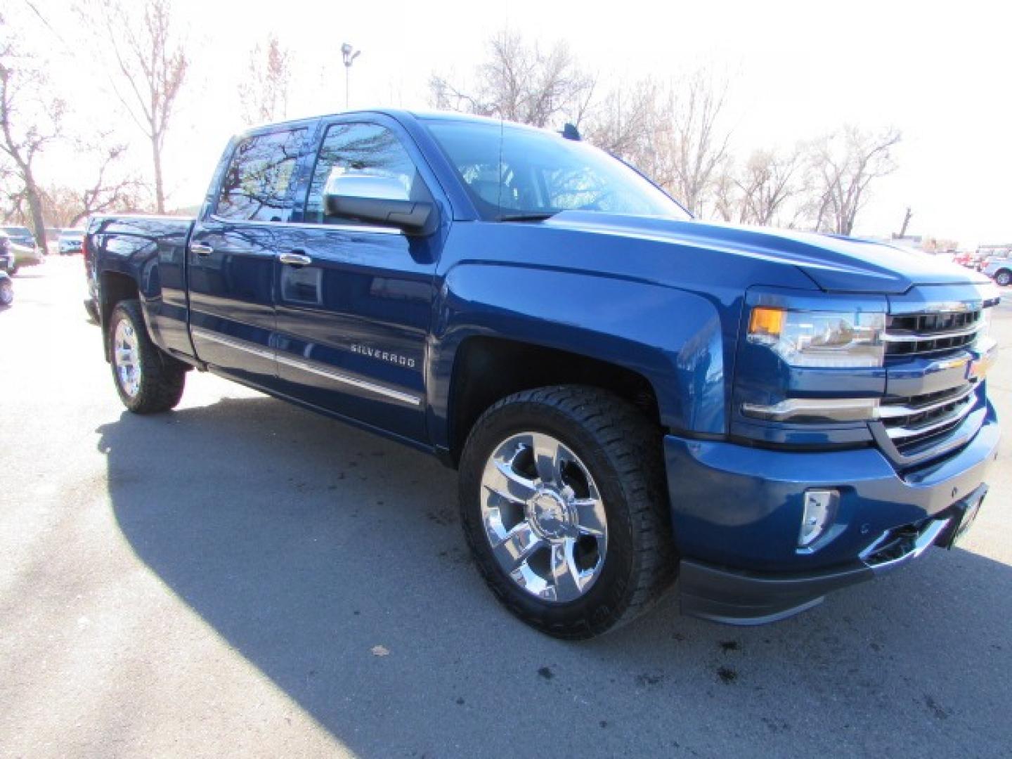 2017 Deep Ocean Blue Metallic /Gray Leather Chevrolet Silverado 1500 LTZ Z71 (3GCUKSEJ7HG) with an 6.2L Ecotec3 gasoline engine, 8 speed automatic transmission, located at 4562 State Avenue, Billings, MT, 59101, (406) 896-9833, 45.769516, -108.526772 - Photo#6